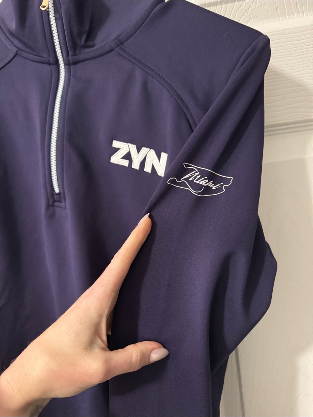 ZYN performance pullover - Picture 3 of 3
